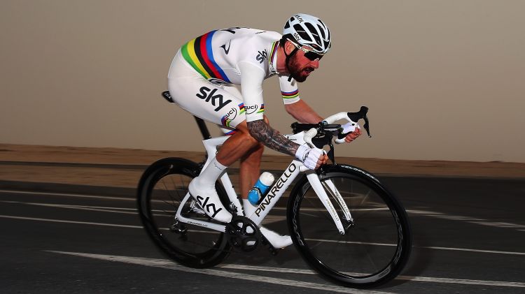 身穿彩虹衫的维金斯