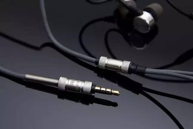 评测|金属格调 英伦美声——RHA MA750i 耳塞