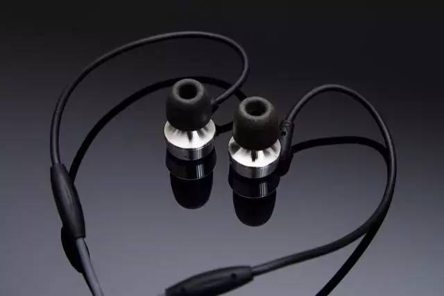 评测|金属格调 英伦美声——RHA MA750i 耳塞