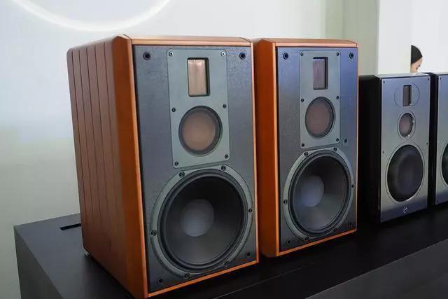 新品丨首款磁吸无线充电降噪耳机,惠威五款重磅新品发布