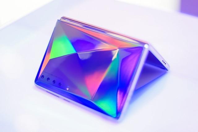 TCL通讯走自研路线 抢占屏幕技术、AI和5G发展先机 